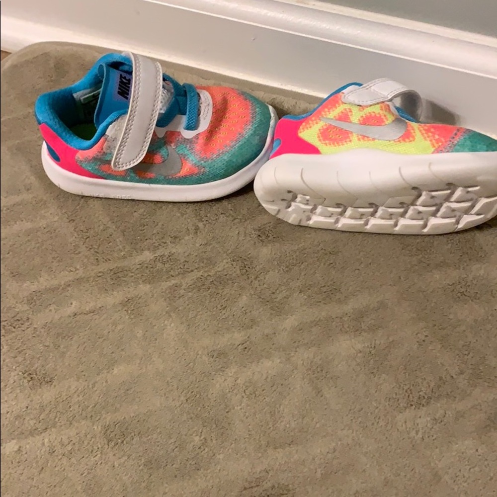 Toddle girls 5c Nike shoes